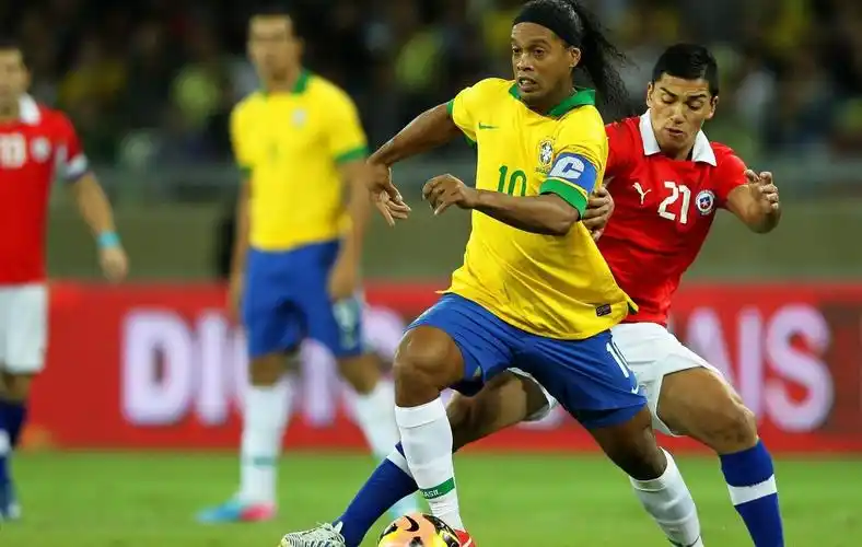 著巨大的潛 著巨大的潛